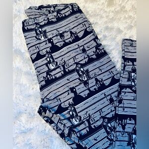 Awesome Nightmare Before Christmas leggings!  Size Tall and Curvy.  TC.  (XL +)